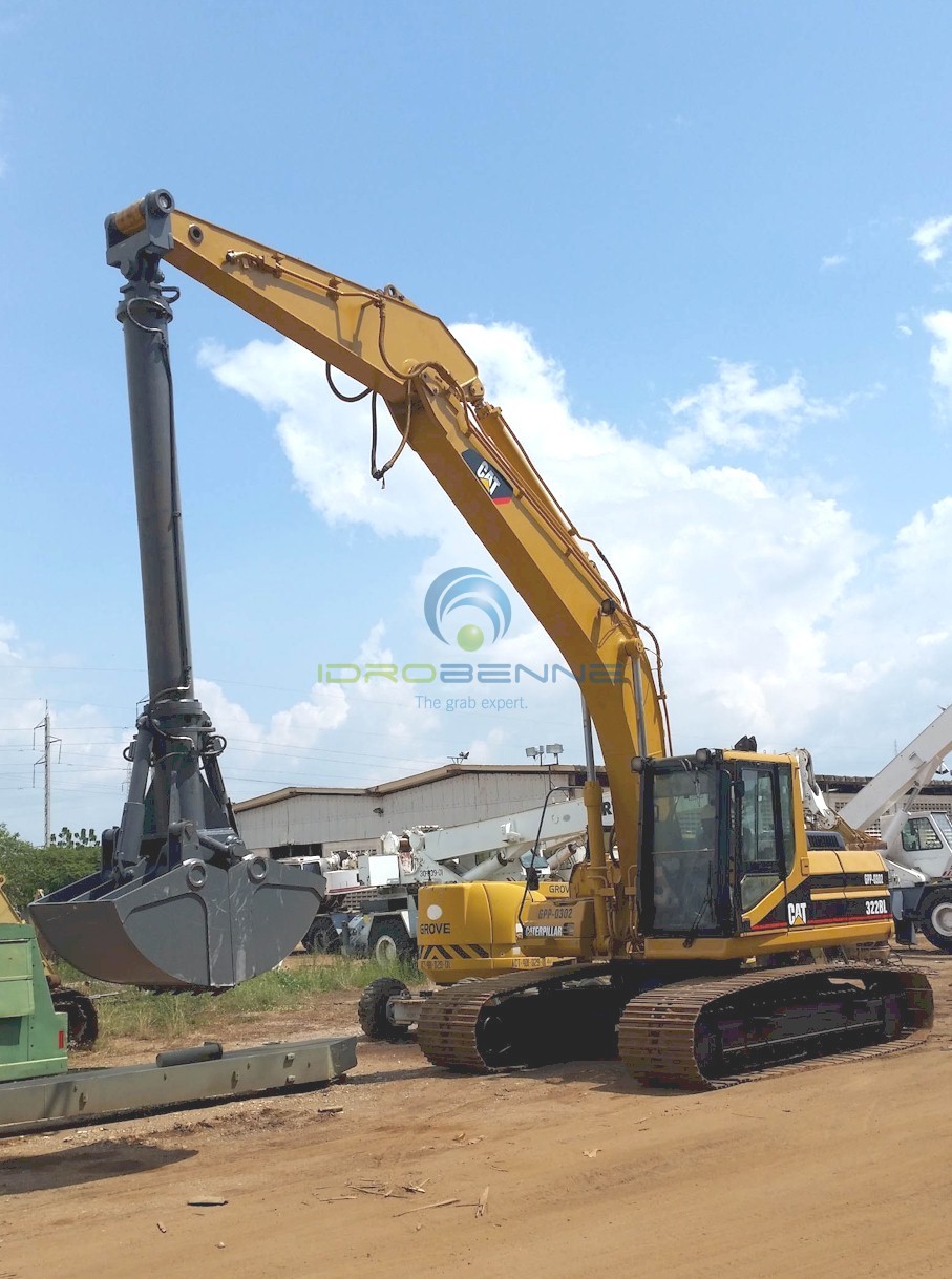 Heavyduty clamshell bucket for loading and digging
